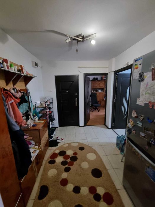 Inchiriez apartament cu 2 camere, Obcini