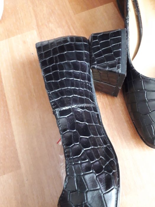 Pantofi nr36 toc patrat in conditie  f buna