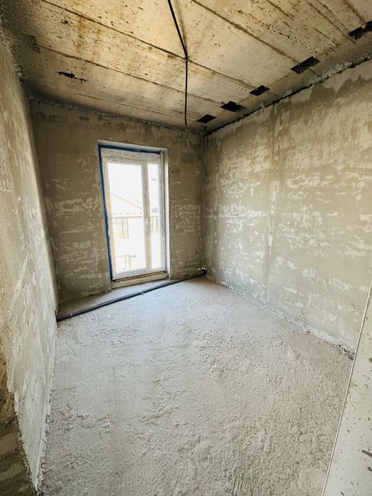 De vanzare apartament 3 cam + birou/dressing si parcare inclusa