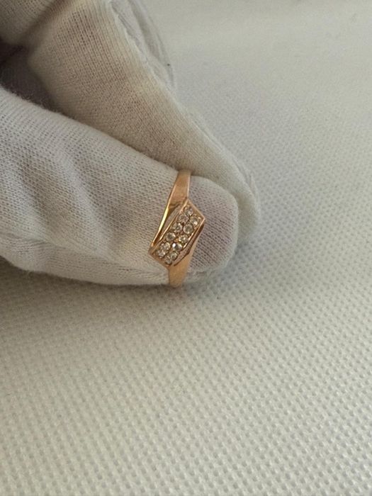 Продам кольцо золотое