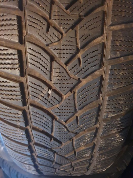 Cauciucuri de iarna 235/60 r17