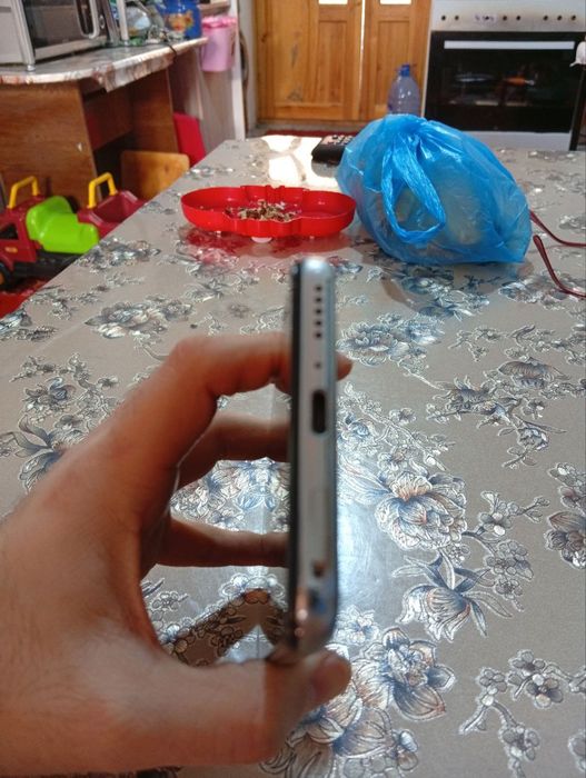 Xiaomi 12T yaxshi xolatda pul zarur