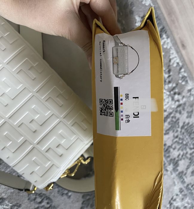 Сумка белая, кожа