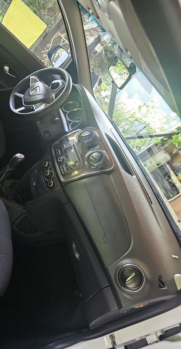 Vând dacia logan 1.5dci km reali 265000 fiscal pe loc