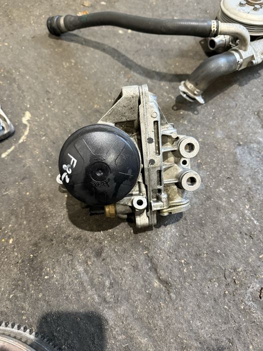 Маслено тяло bmw m2 f87 m3 f80 m4 f82 бмв м2 ф87 м3 ф80 м4 ф82