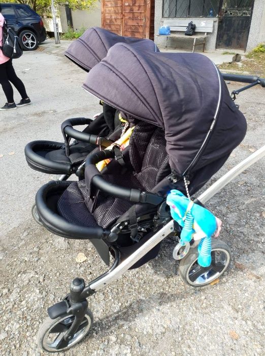 Количка за близнаци