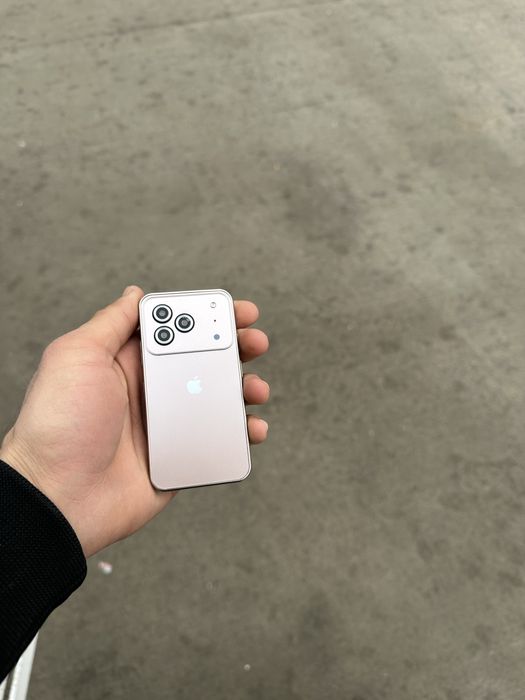 Iphone 17 pro max mini yengi bitta qoldi kelishamiz