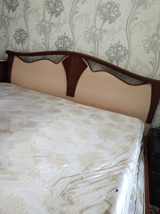 Срочно!!! Кровать сотилади.