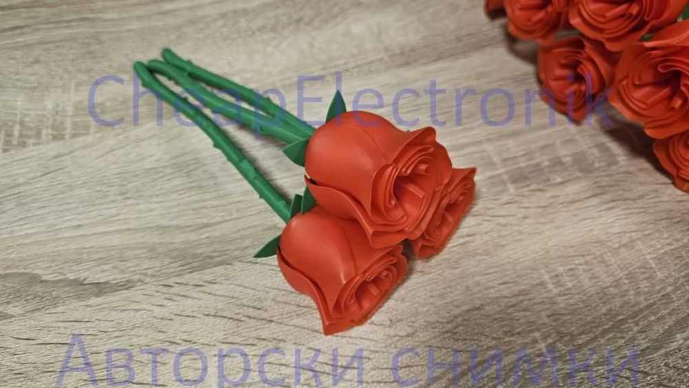 3D принтирани червени рози