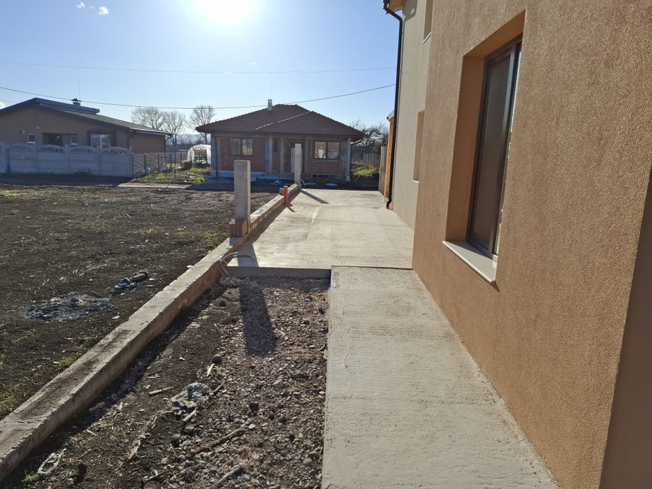 Къща в село Голяновци