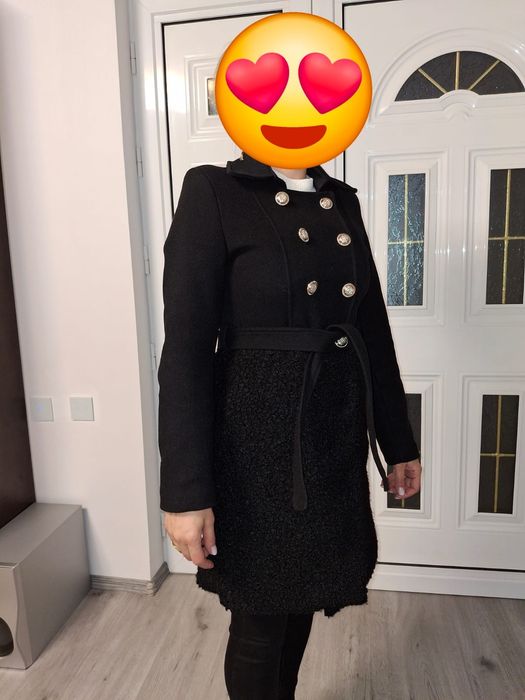 Vând 2 hăinuțe de stofa