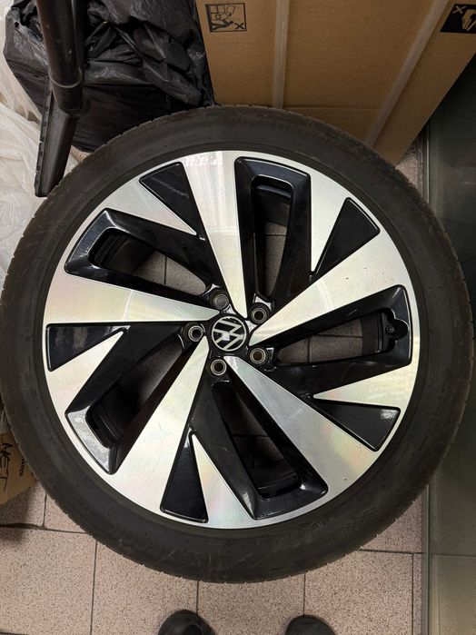 Продавам Оригинални Джанти 20 " за ID.4 ID.5 ID.7 с гуми HANKOOK ION EVO SUV