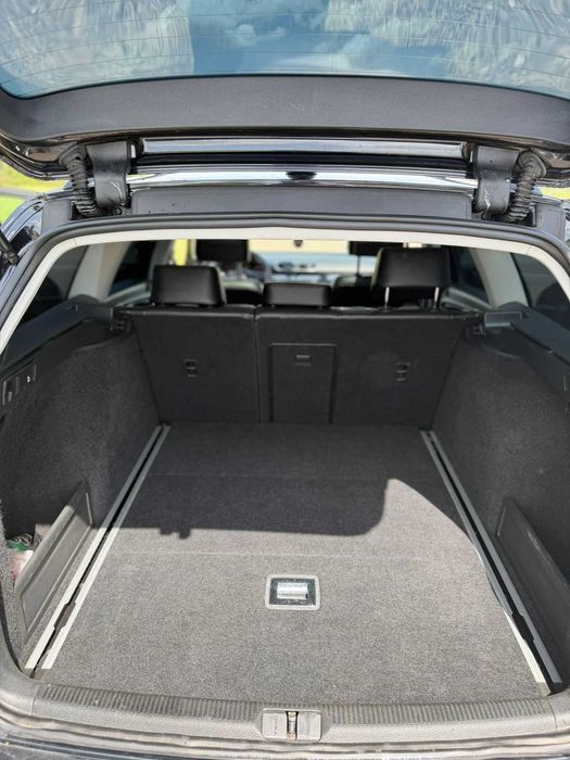 VOLKSWAGEN PASSAT (B7) 2.0 TDI BMT (140 CP), nivel de echipare Highline
