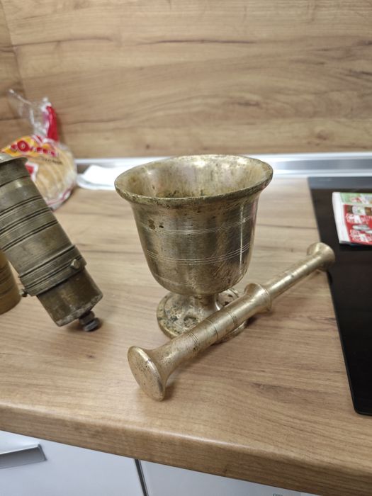 Ретро мелничка и хаванче за чесън