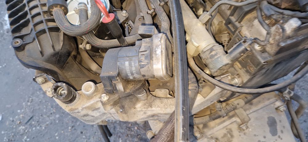 Injectoare mercedes 2.2,stare perfecta