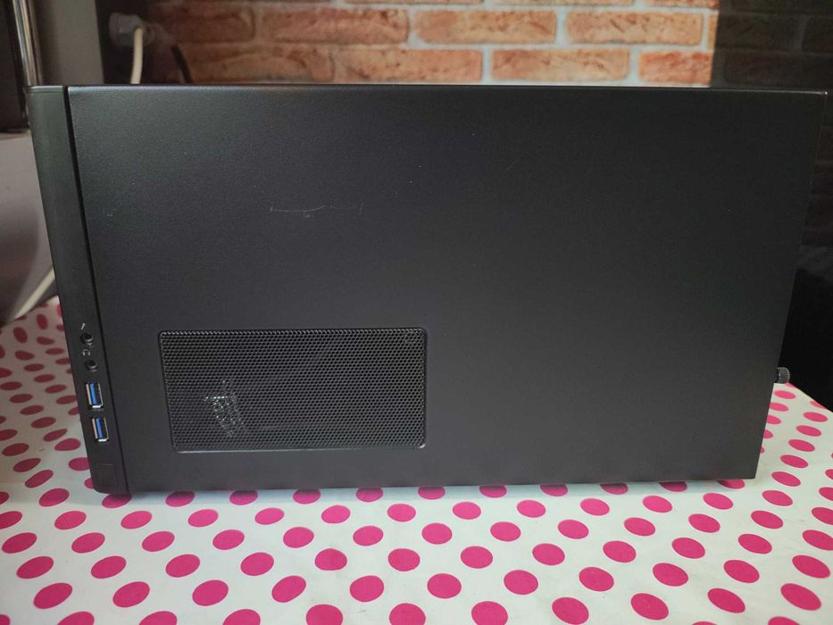 Carcasa PC Fractal Design Node 304 black.
