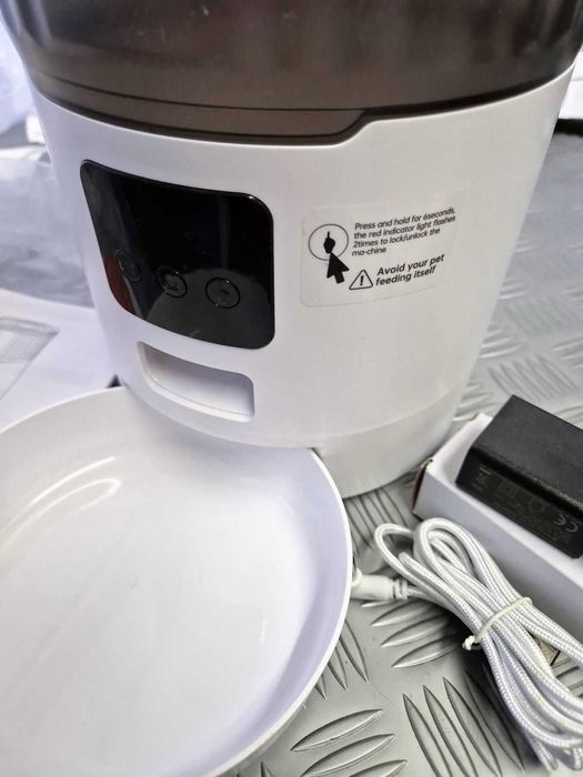 Smart WIFI Автоматична хранилка за кучета и котки UIOOQ PE-B01