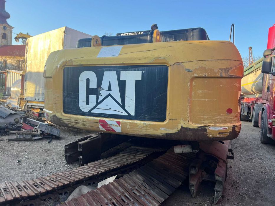 Dezmembrez Excavator Caterpillar 325D din 2007
