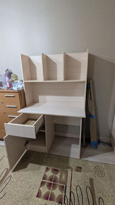 Продам стол письменный