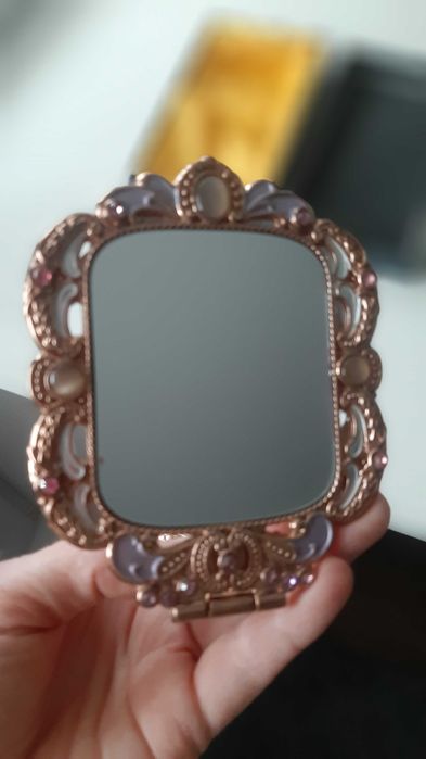 Зеркало в подарочной коробке