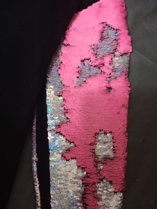 Фирменная кофточка красивая