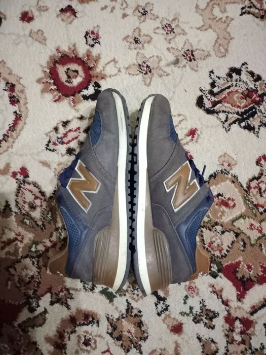 Темно синие кроссовки New Balance