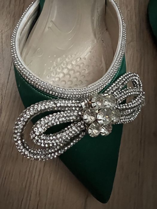 Дамски обувки на висок ток LBD