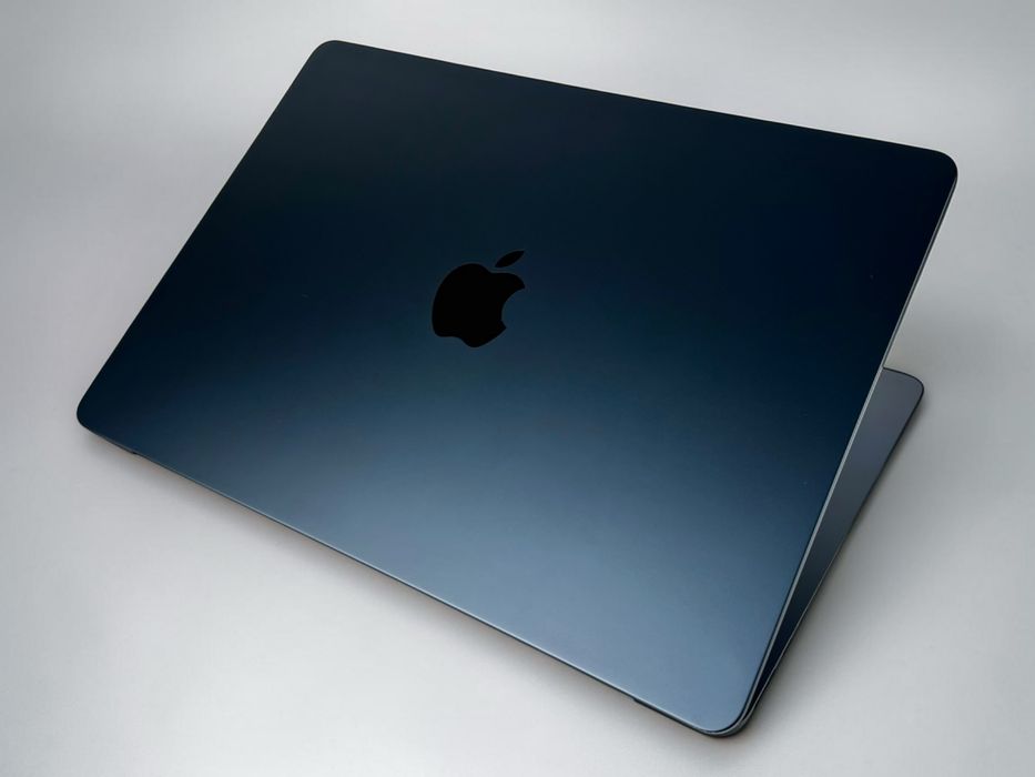 Лаптоп Apple MacBook Air 13" M4 10C/10G 24RAM 512SSD Midnight 100% Батерия! Гаранция!