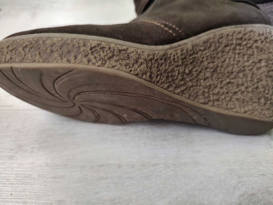 Кафяви велурени боти 41 номер  15 лв