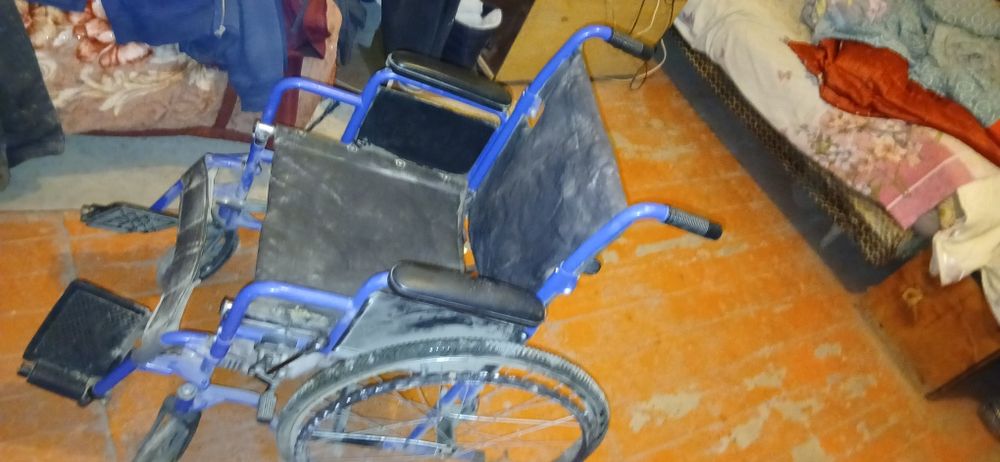 Продаю инвалид коляску