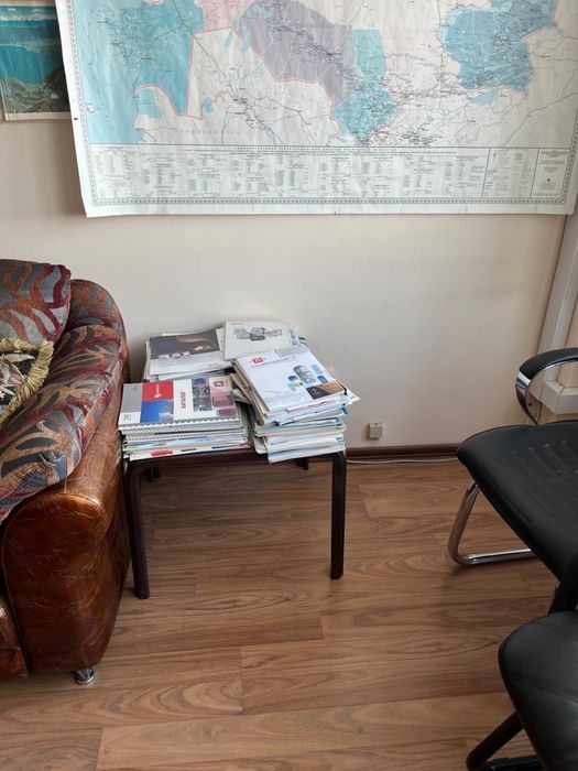 Офисные шкафы/ столики