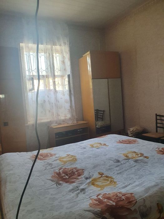 Квартира 5 комнат . Центр Янгиюля.