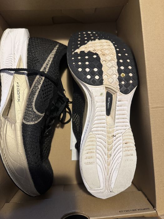 Adidasi Nike de alergare