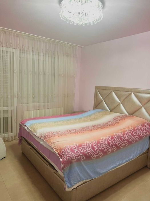 Продава се Тристаен апартамент в Благоевград, Освобождение - 98 кв.м за 1354 €/кв.м - Снимка #2