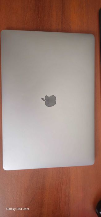 MacBook Pro 15 2018 — 16GB / 1TB SSD | Touchbar