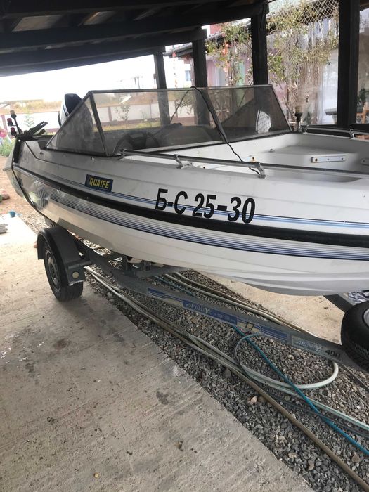 продава се лодка