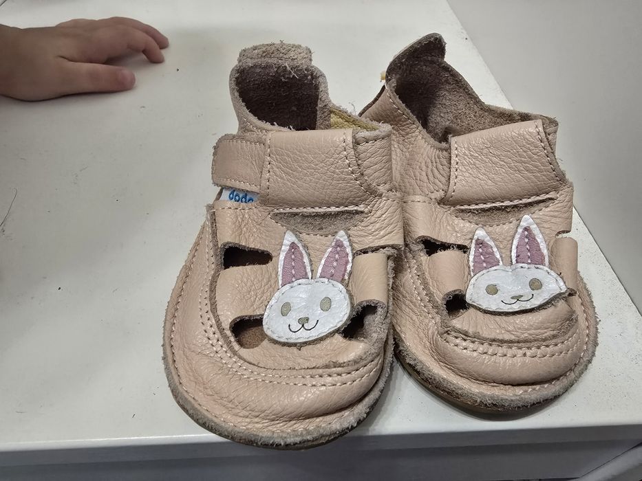 Vând sandale copii din piele 2 perechi