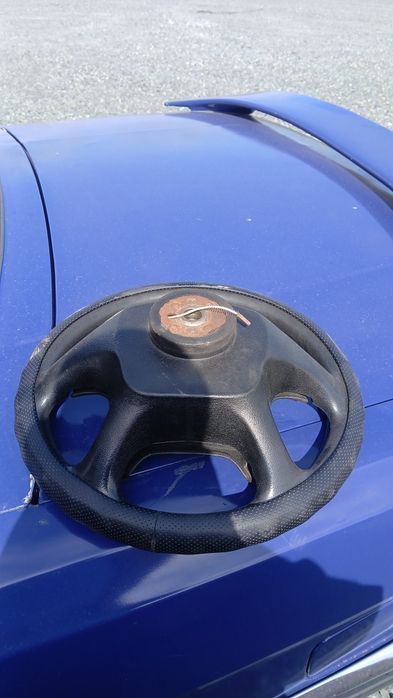 Продам руль на Волгу 31105