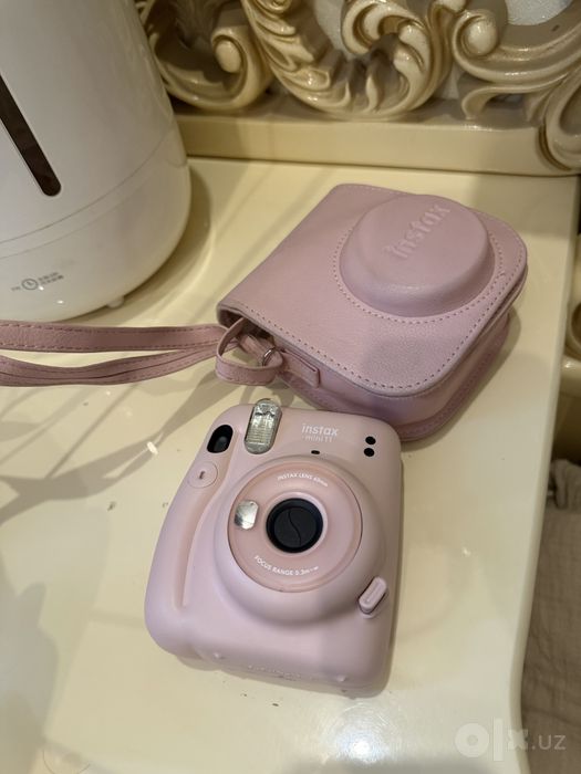 Instax mini 11 почти как новый