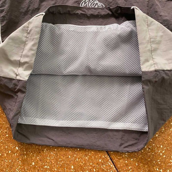 MERTRA Ветровка с затяжками