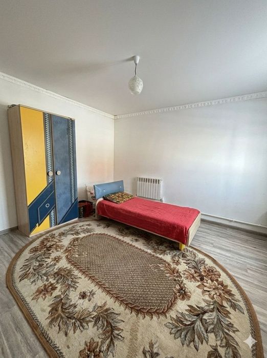 Частный дом на кирпичном