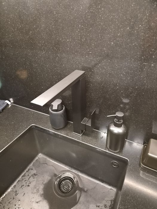 Черен Смесител за Кухня