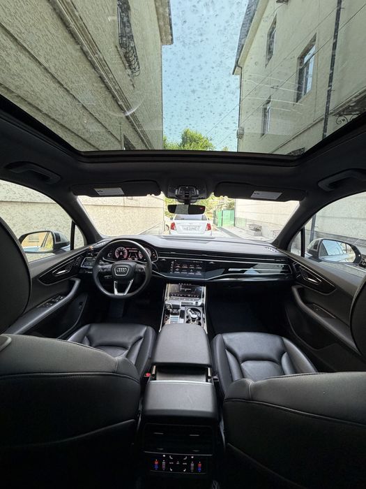 Audi Q7 quattro 2023yil