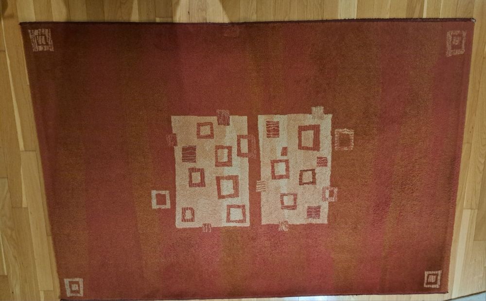 Килим 190/130, много добре запазен