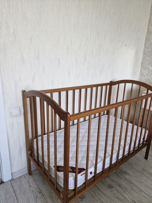 Детская кровать с матрасом