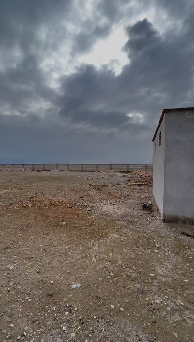 НОТУРАР ЖОЙ , СОТИЛАДИ! 40сотыхлик ,Котта Склад ва Ишлаб чикариш учун!