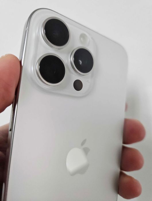 15 pro max White Titanium