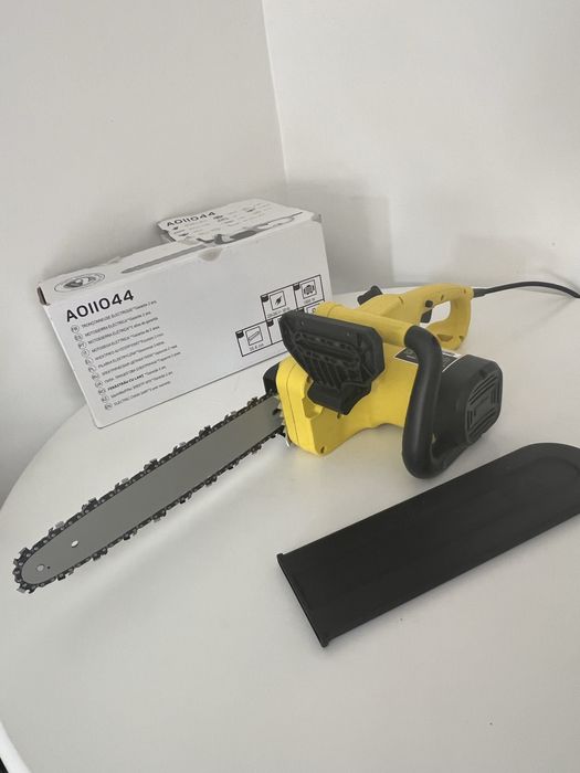 Fierastrau electric, 1800 w, lama de 35 cm, 4,5 kg!