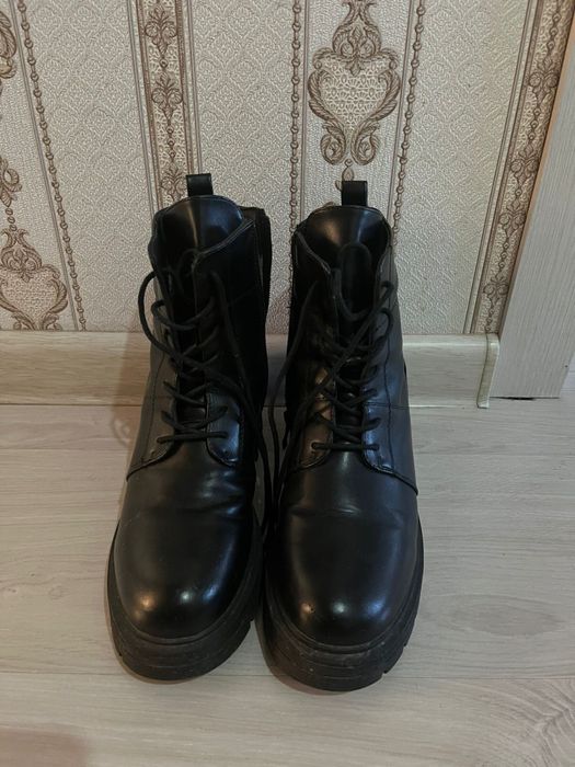 Продаю зимние ботинки 37 размера