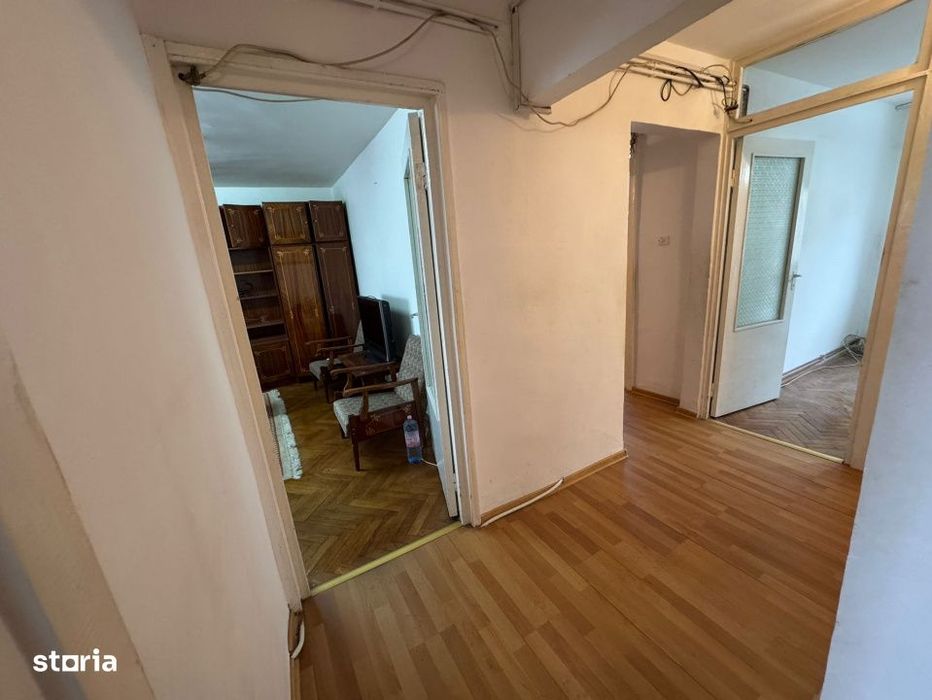 Apartament 4 camere ,decomandat– Micro 16, Bd. Muncii etaj 3/4